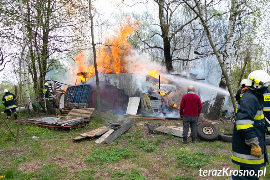 Chorkówka. Pożar drewutni