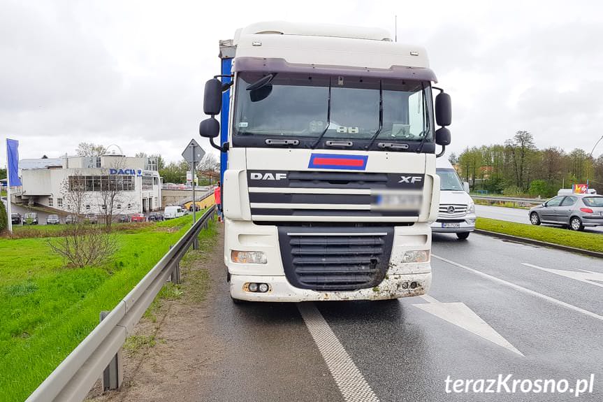 Kolizja drogowa na al. Jana Pawła II w Krośnie