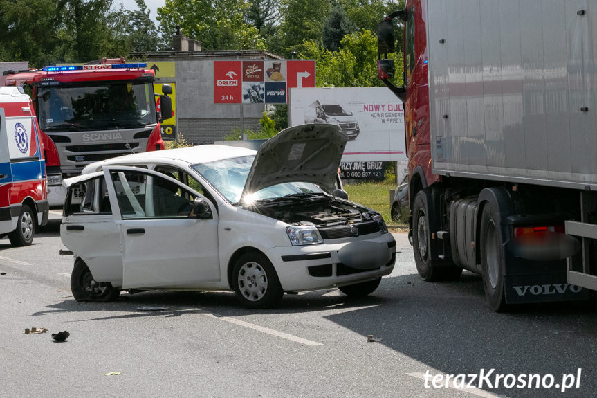 Krosno. Kolizja drogowa z udziałem czterech pojazdów