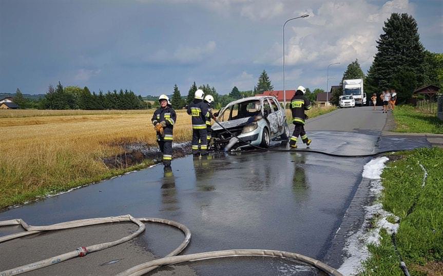 Pożar samochodu osobowego w Korczynie