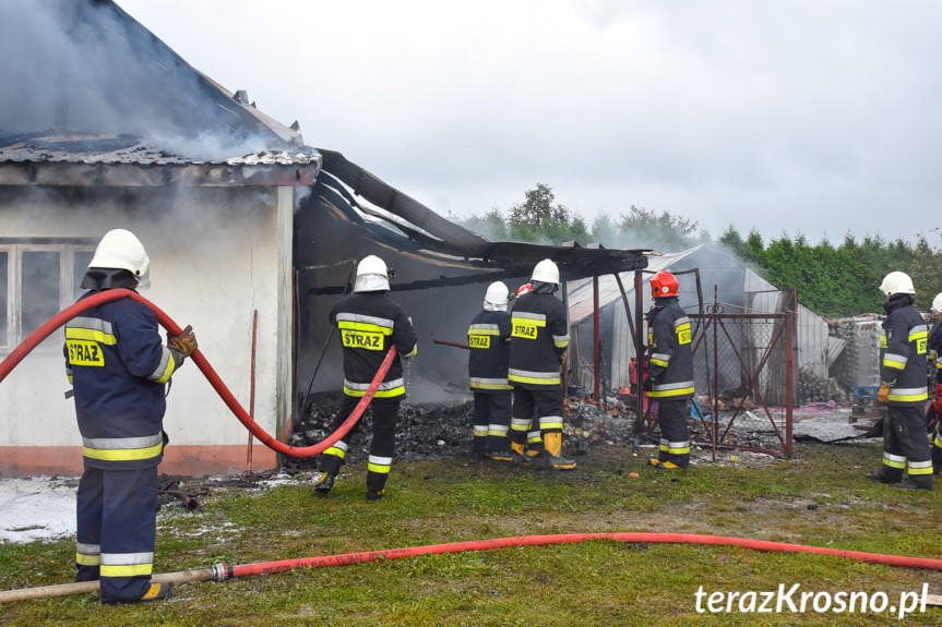 Pożar w zakładzie produkcyjnym w Odrzykoniu