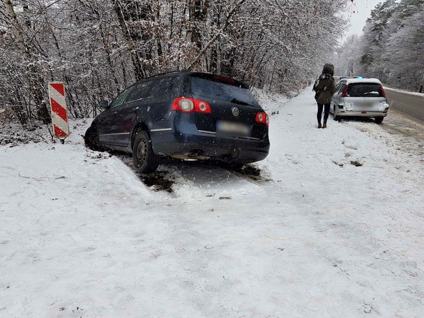 Trudne warunki na drogach. Kolizja drogowa w Odrzykoniu i Potoku