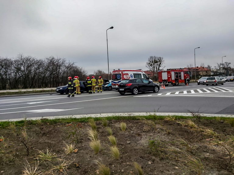 Wypadek trzech samochodów osobowych w Tarnobrzegu