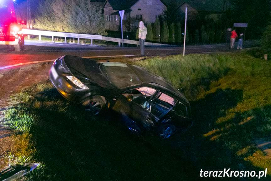 Wypadek w Komborni. Zderzenie dwóch samochodów na skrzyżowaniu