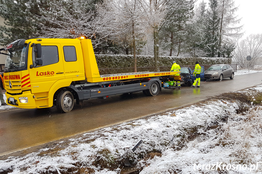 Wypadek w Zręcinie, zderzenie trzech samochodów