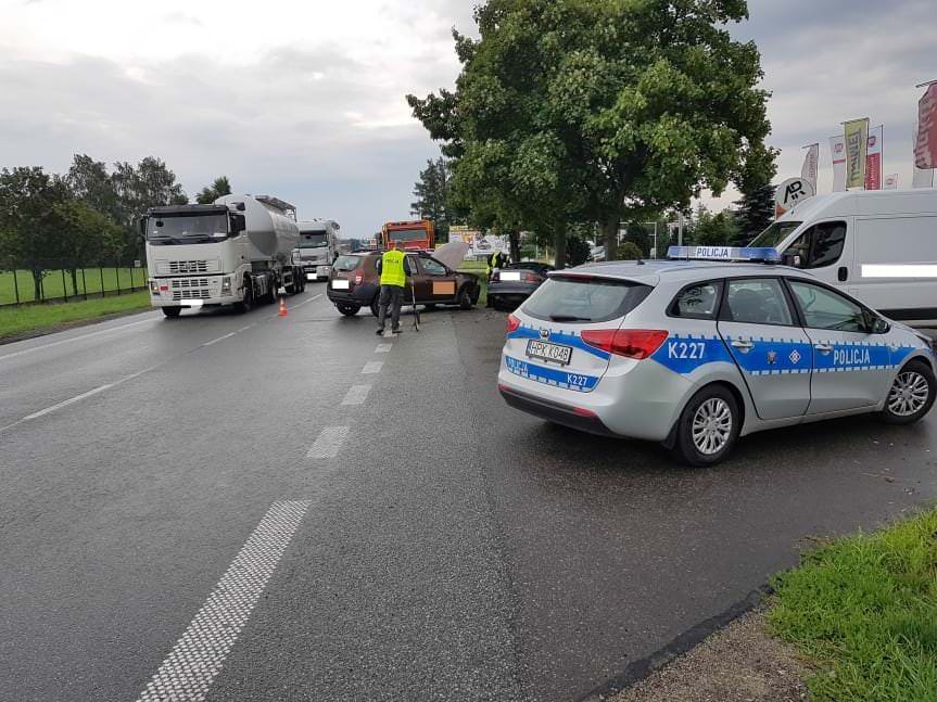 Poranne zdarzenie drogowe na wysokości sklepu Unimet w Krośnie