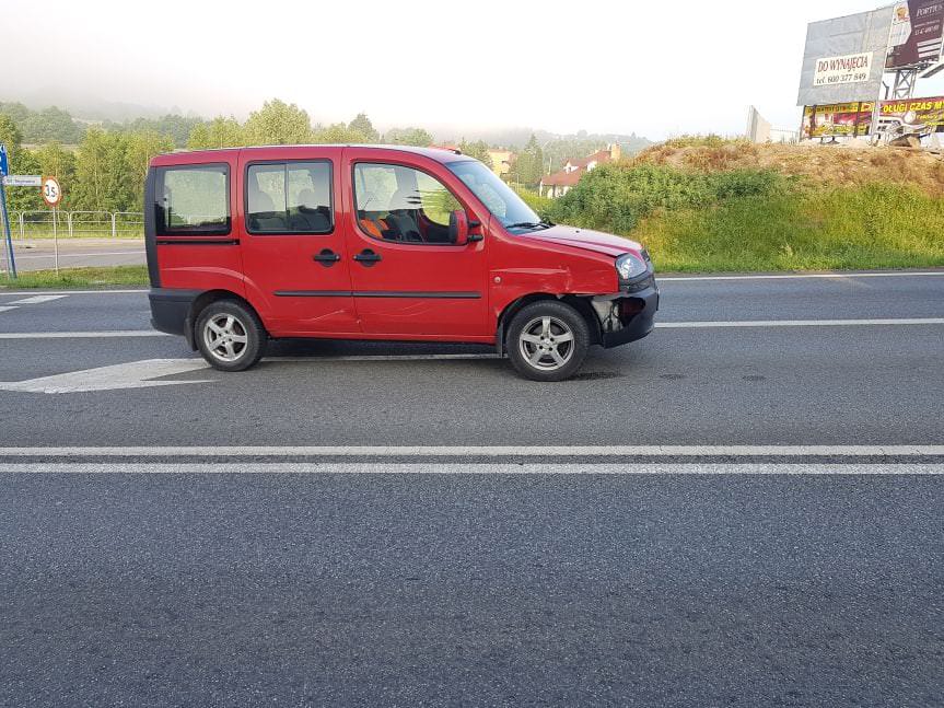 Zderzenie dwóch samochodów na skrzyżowaniu w Krośnie