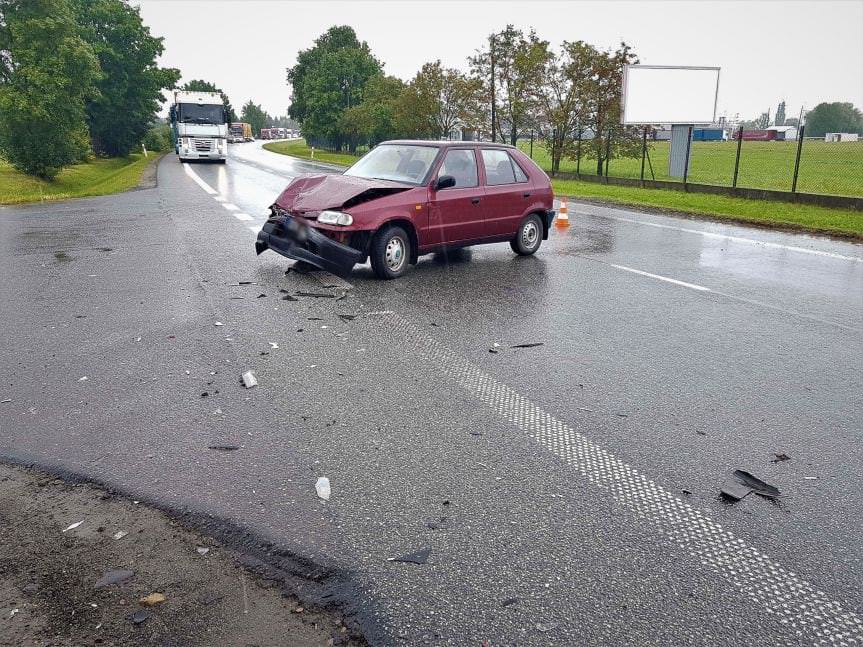 Zderzenie fiata i skody na Podkarpackiej w Krośnie