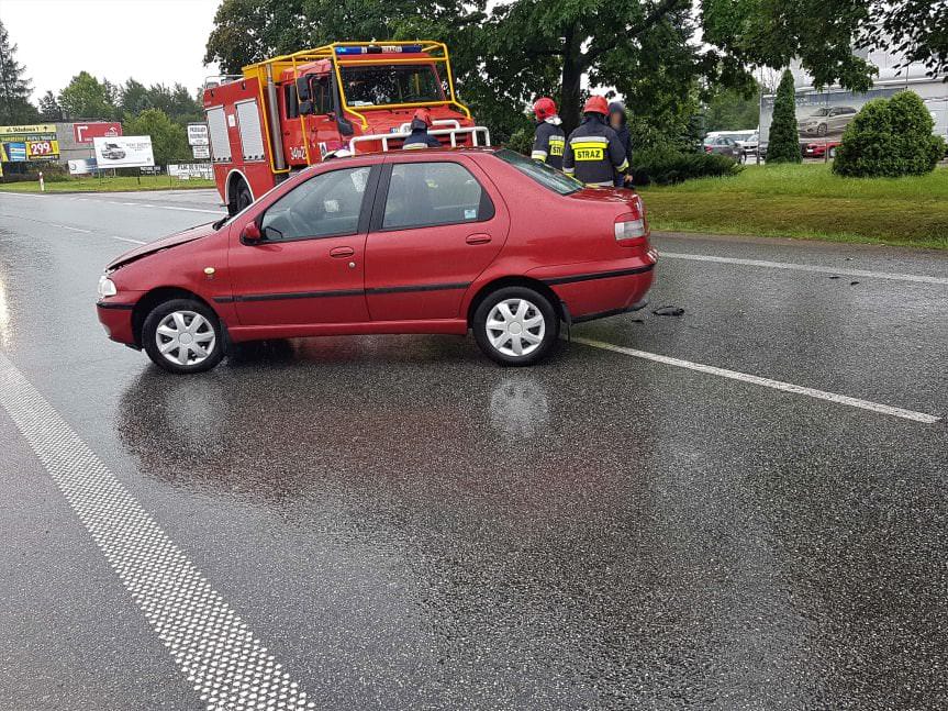 Zderzenie fiata i skody na Podkarpackiej w Krośnie