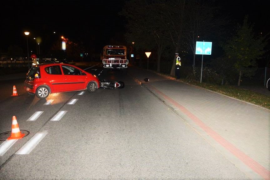 Zderzenie skutera i samochodu osobowego w Krośnie