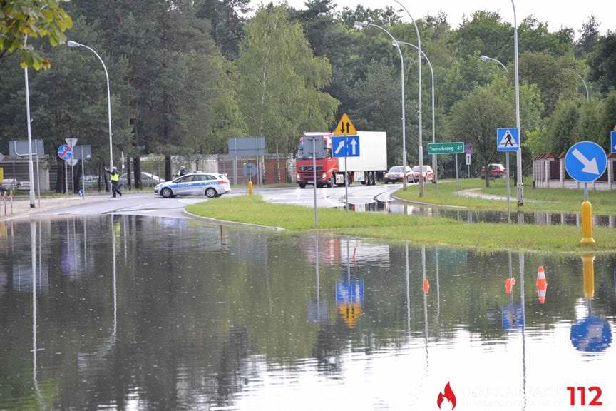 zalany wjazd do miasta od strony tarnobrzega