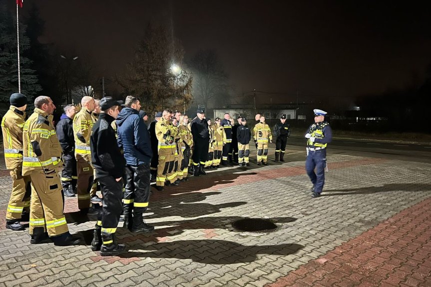 Policjanci szkolili strażaków z niżańskiej OSP