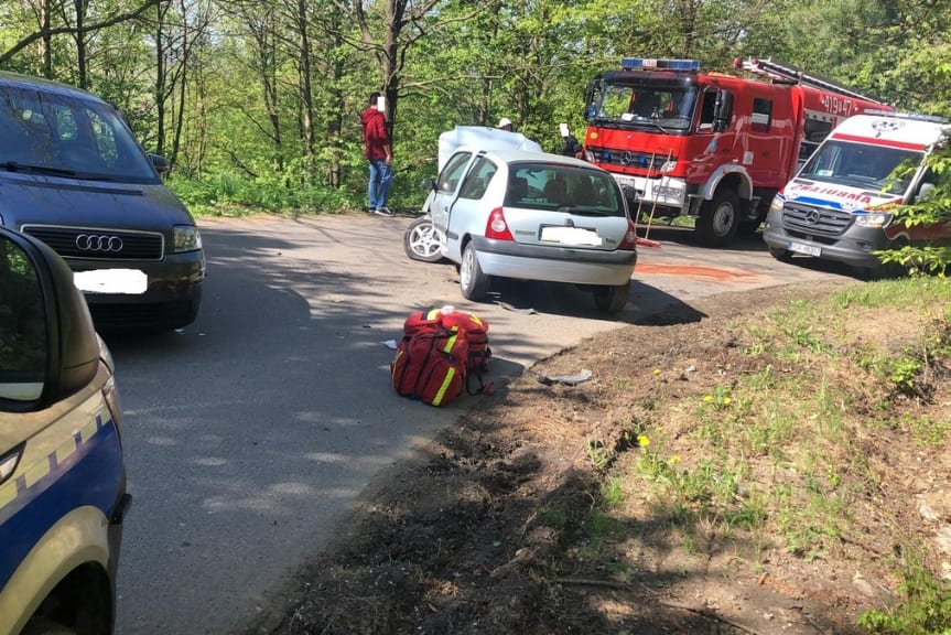 Blizne. Czołowe zderzenie dwóch osobówek