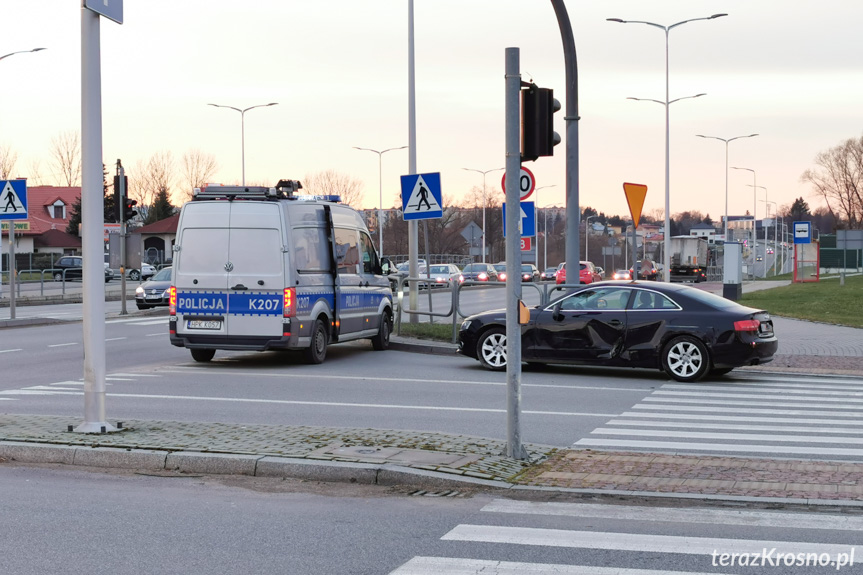 Ciężarówka zahaczyła osobówkę