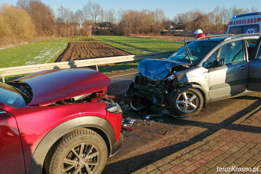 Czołowe zderzenie w Iskrzyni. Dwie osoby poszkodowane