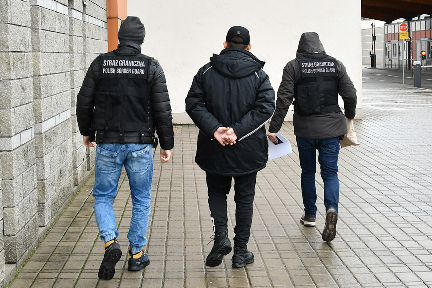 Czterech Ukraińców z zarzutami organizowania nielegalnego przekroczenia granicy
