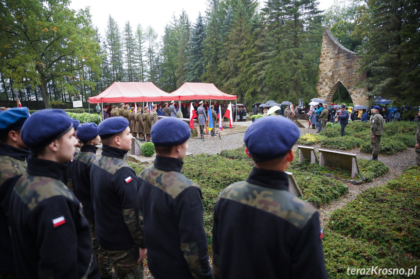 Deszcz nie zmył pamięci. 80. rocznica bitwy karpacko - dukielskiej