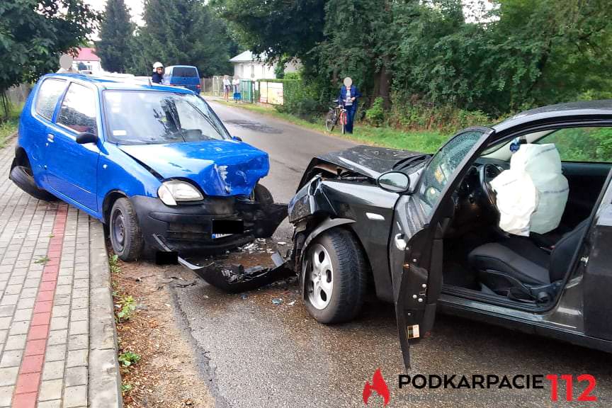 Groźna "czołówka" w Michałówce. Jedna osoba w szpitalu