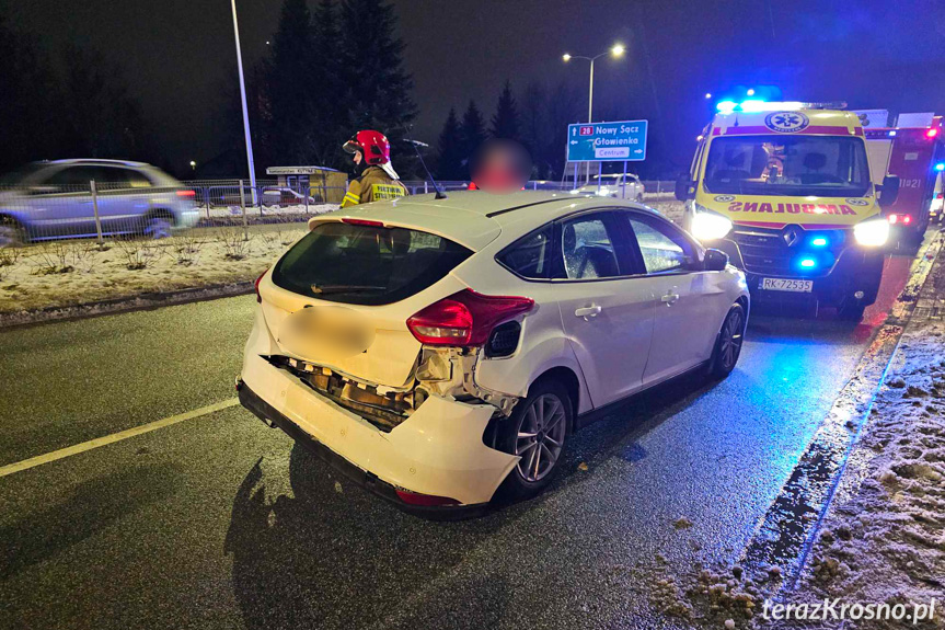 Holwonikiem najechał na tył osobówki. Kolizja na Podkarpackiej