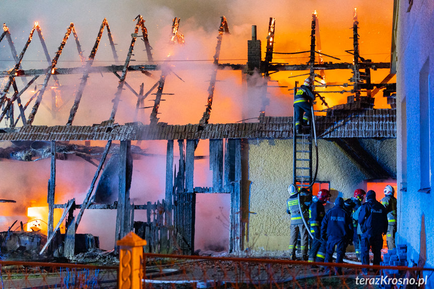 Klimkówka. Budynek gospodarczy spłonął doszczętnie