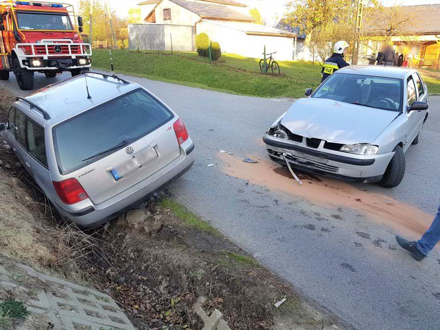 Kobylany. Zderzenie dwóch samochodów osobowych