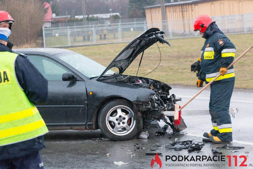 Kolizja samochodów podczas zawracania