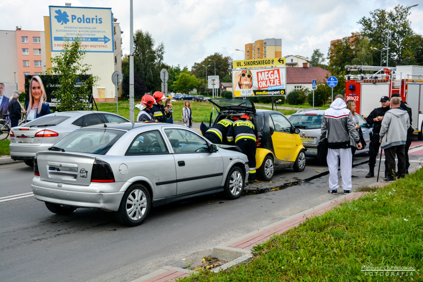 Kolizja trzech samochodów osobowych 