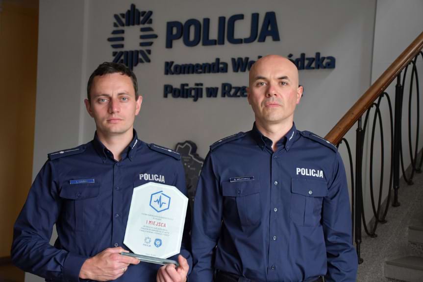 Komendant pogratulował najlepszym ratownikom policyjnym