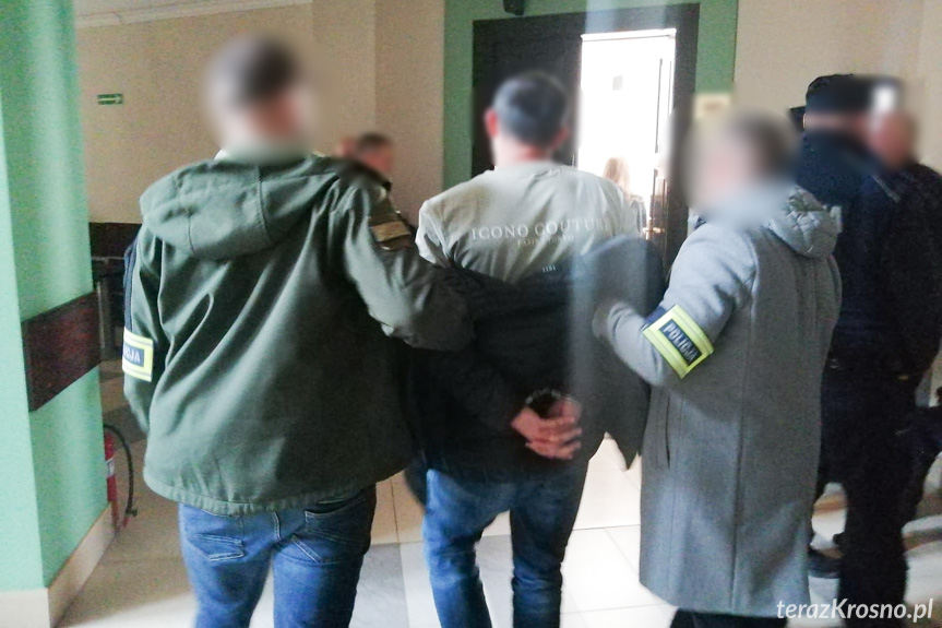 Kradzież pieniędzy w kantorze. Sąd aresztował trzech obywateli Rumuni