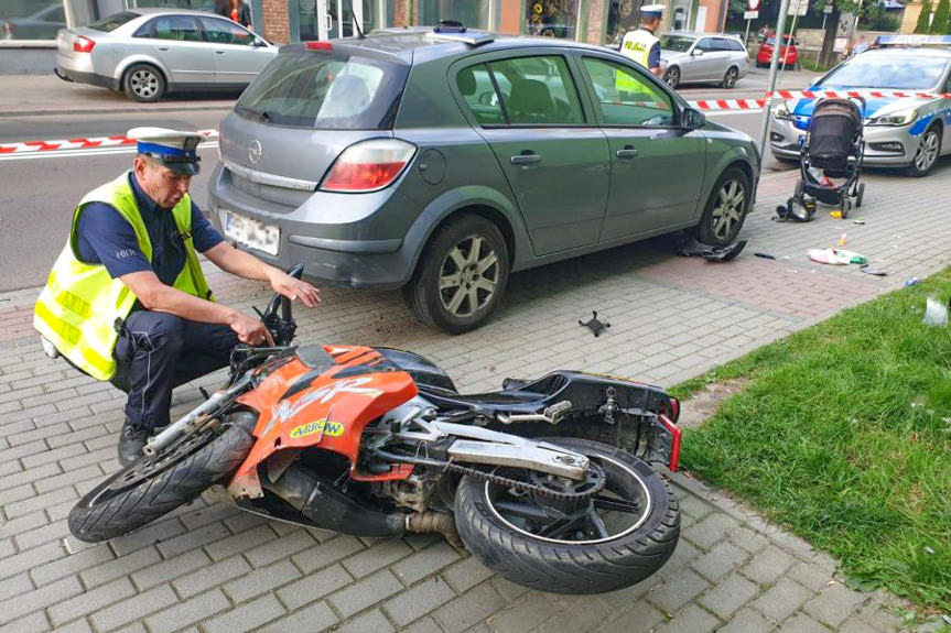 Motorowerem uderzył w pieszych