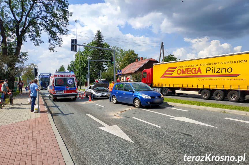 Najechanie na tył pojazdu na DK 28