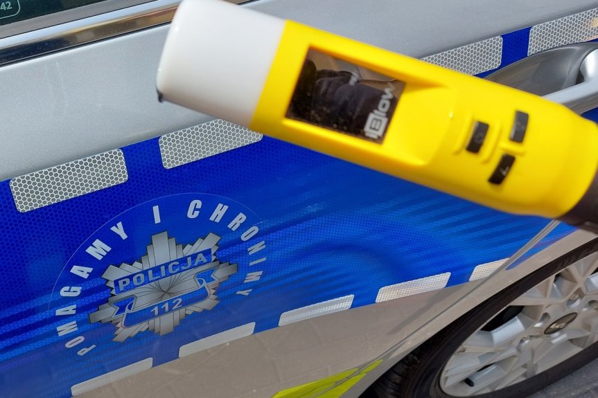 Nietrzeźwy kierujący toyotą stracił prawo jazdy