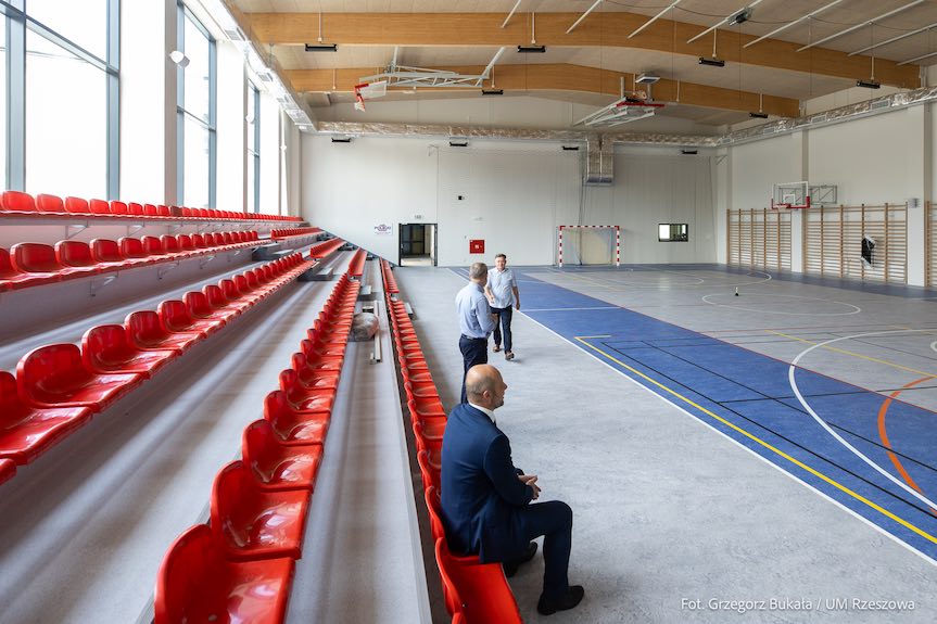 Nowa hala sportowa I LO w Rzeszowie już gotowa