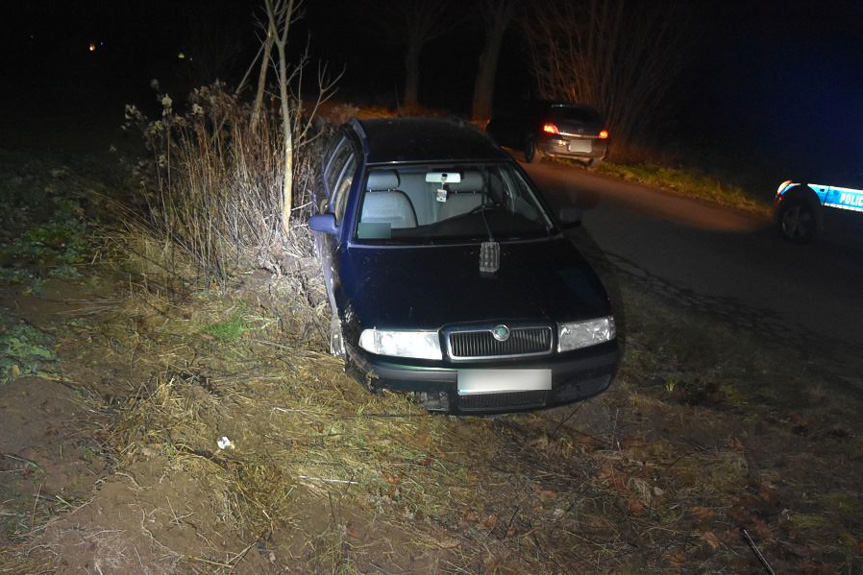 Pijany 17-latek ukradł samochód i spowodował kolizję