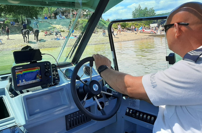 Policja apeluje wypoczywajmy bezpiecznie nad wodą 