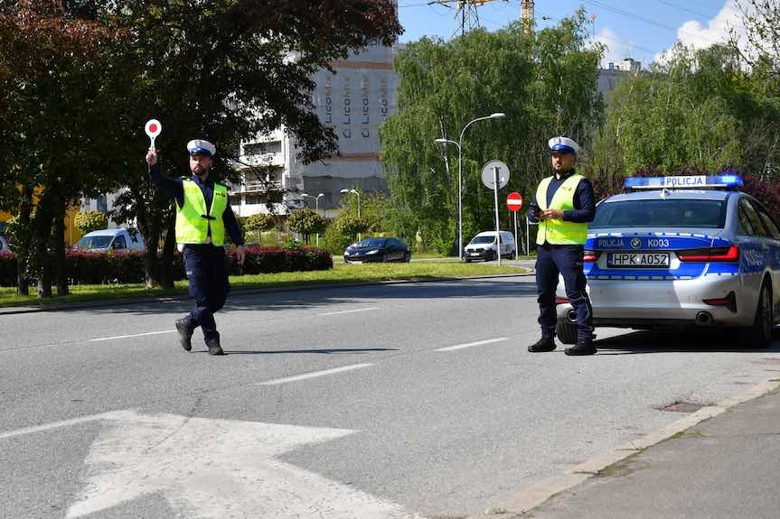 Policja wyeliminowała z ruchu kolejnych kierowców. Jeden był pijany, drugi bez prawa jazdy