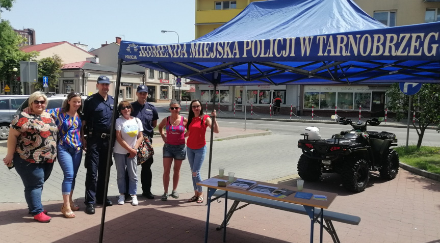 Policjanci rozmawiali z uchodźcami z Ukrainy 