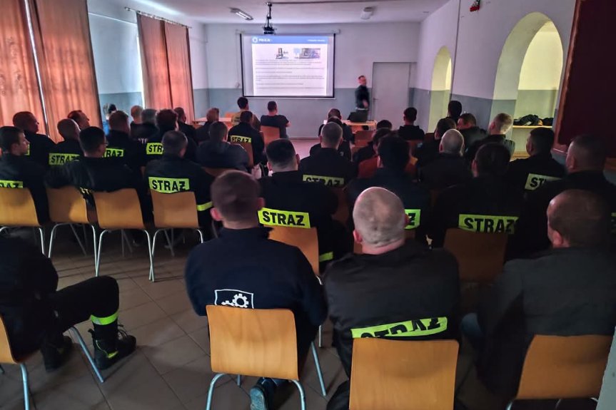Policjanci szkolili strażaków OSP