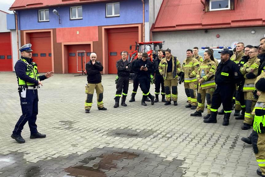 Policjanci szkolili strażaków