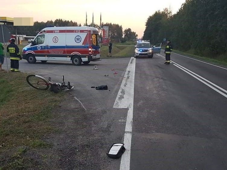 Potrącenie rowerzystki w  miejscowości Adamówka