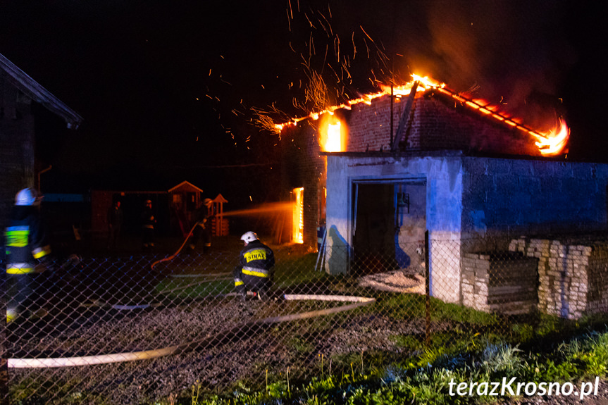 Pożar budynku gospodarczego w Żarnowcu
