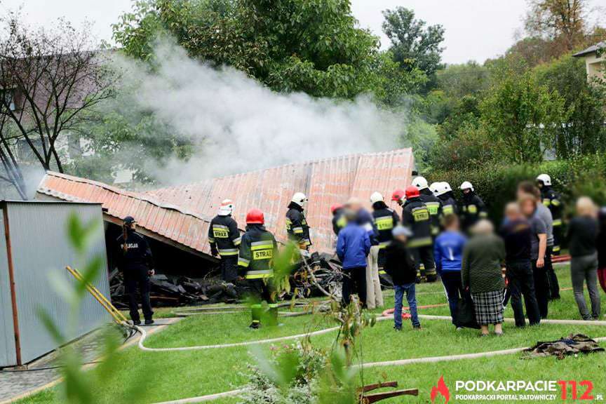 Pożar budynku gospodarczego.