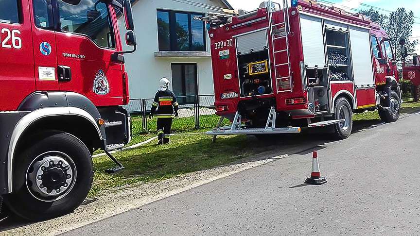 Pożar składowiska drewna w Trześni