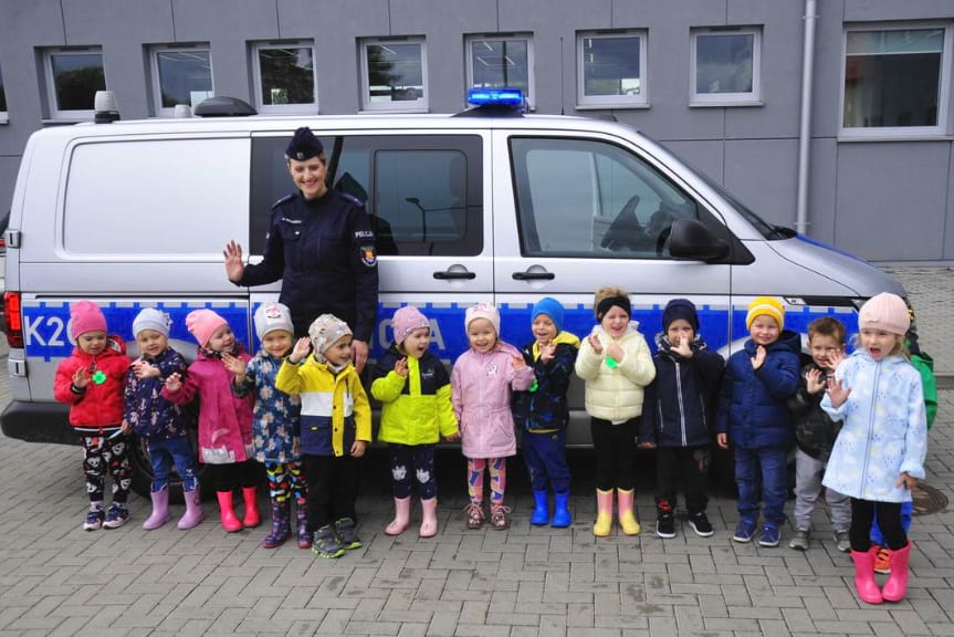 Przedszkolaki odwiedziły policjantów na komendzie