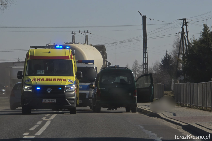 Przybówka. Nie żyje kierowca, który zasłabł za kierownicą