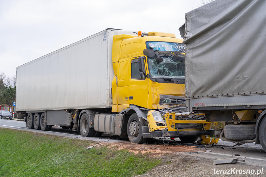 Rogi. Zderzenie trzech ciężarówek