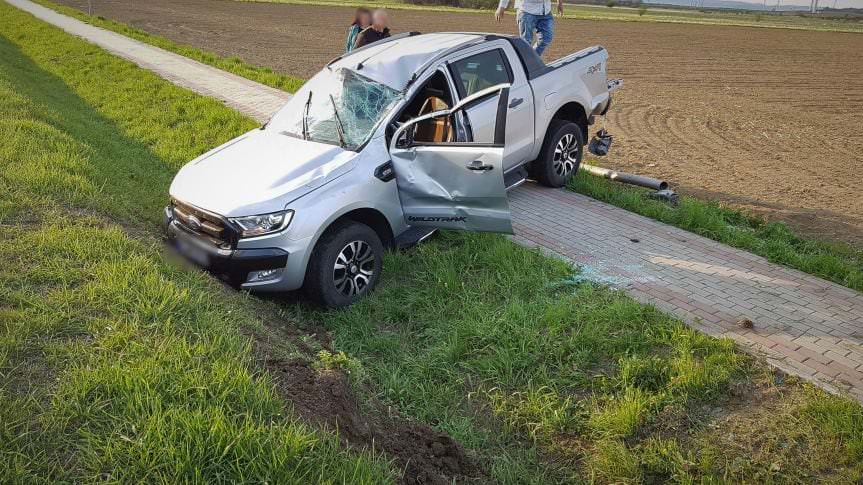 Rymanów. Kierujący fordem wjechał do przydrożnego rowu