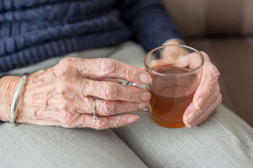 Senior nie uwierzył, a seniorki niestety tak