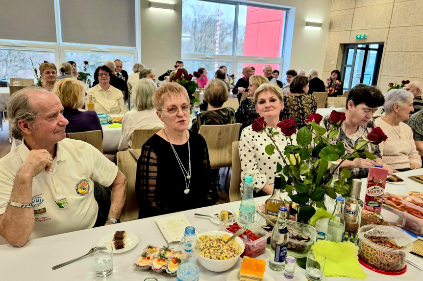 Seniorzy z Klubu "Sami Swoi" świętowali Dzień Kobiet i Dzień Mężczyzn