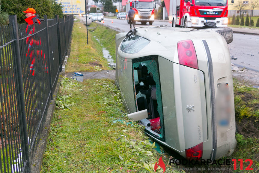 Świerzowa Polska. Wypadek na skrzyżowaniu